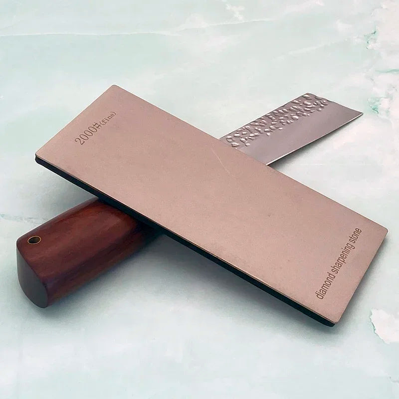 Sharpening a blade on the plate