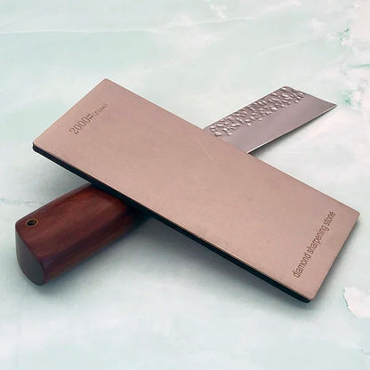 Sharpening a blade on the plate