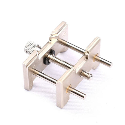 Watch movement holder holding a movement